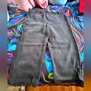 Pull on denim capris